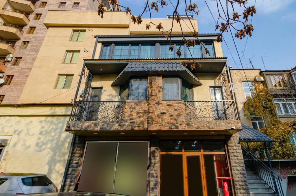 Latorre Hotel Yerevan Exterior photo